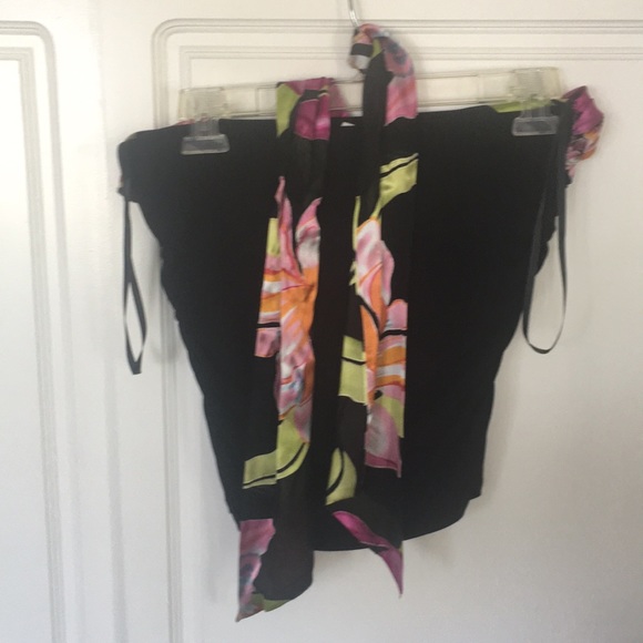 2-piexe top and mini skirt - Picture 4 of 6